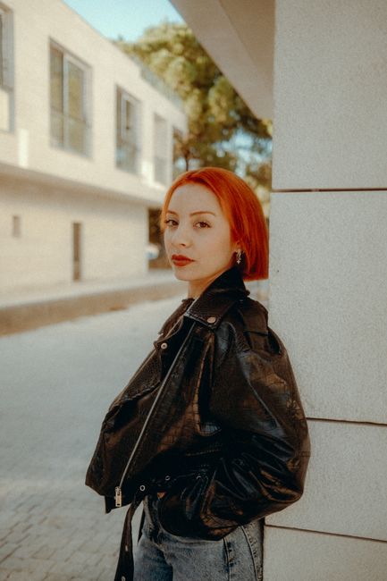 Modelka v kožené bundě, 80. léta